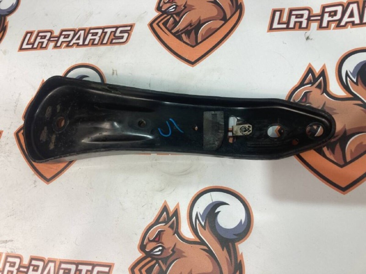 LR109357 Rear beam bracket (front) RANGE ROVER VELAR (L560) Used